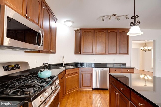 Building Photo - 42670 Hollyhock Terrace