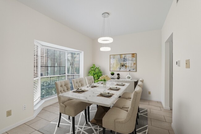 Building Photo - 600 Wilcrest Dr