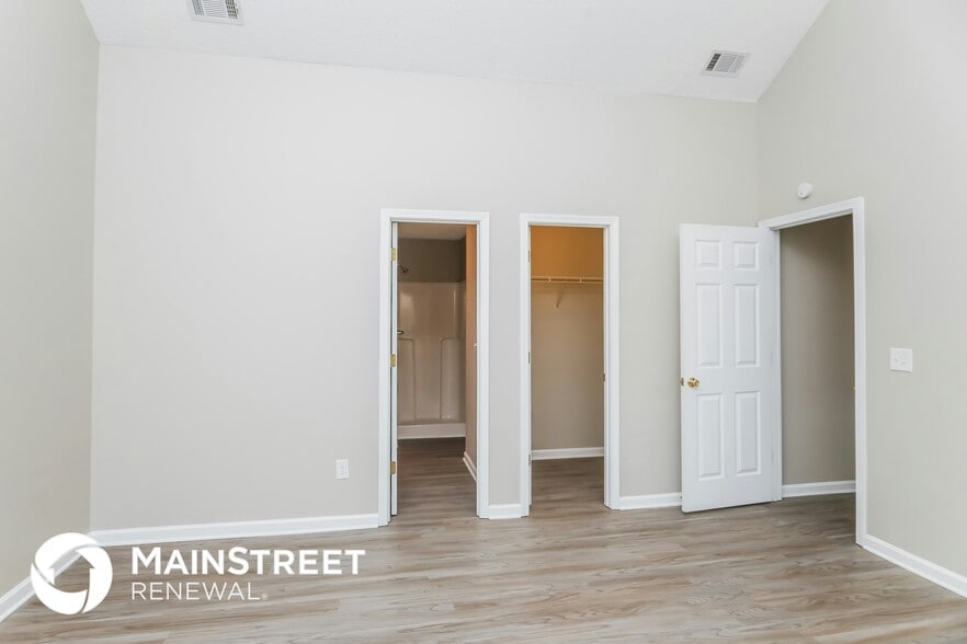 Building Photo - 11957 Spring Lake Way