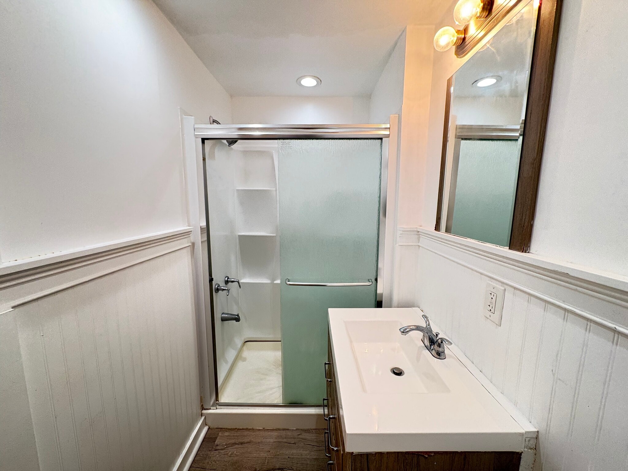 Building Photo - 5807 Hobart St