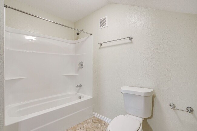 Building Photo - Updated Duplex in Weatherford