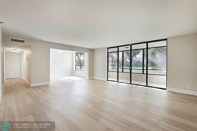 Building Photo - 7186 Promenade Dr