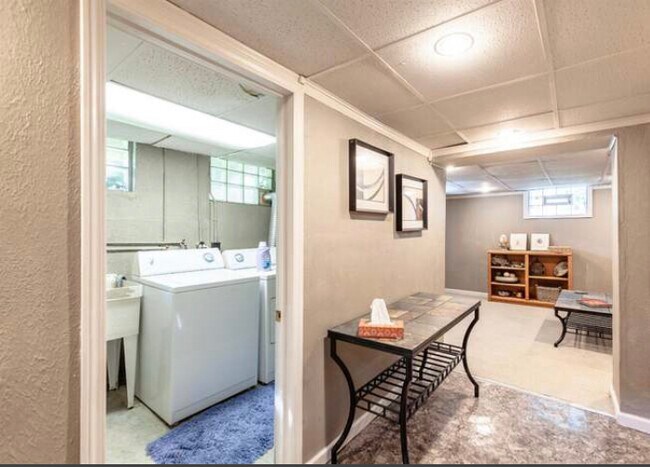 Building Photo - 3771 Grovedale Pl