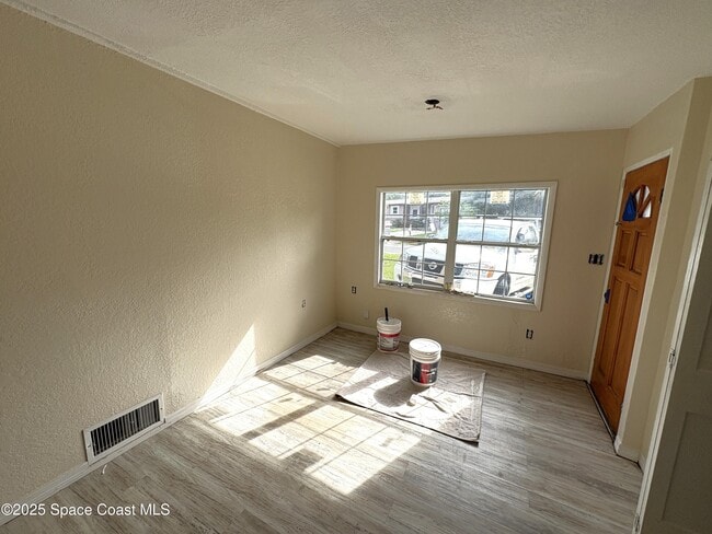 Building Photo - 1180 Titus Ave