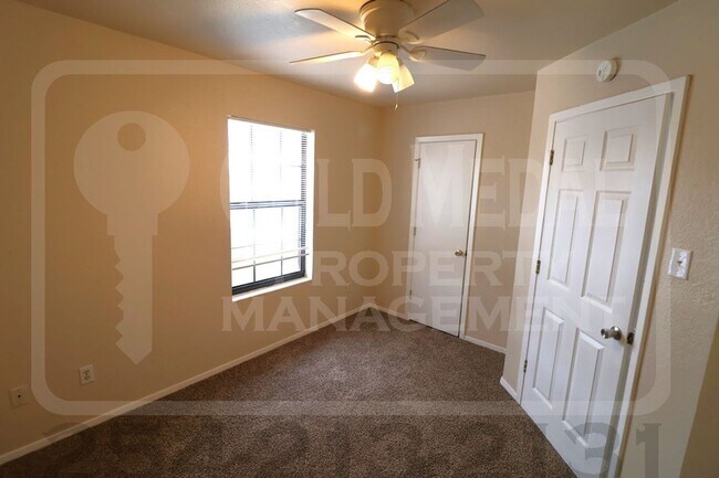 Building Photo - 1106 Leslie Cir