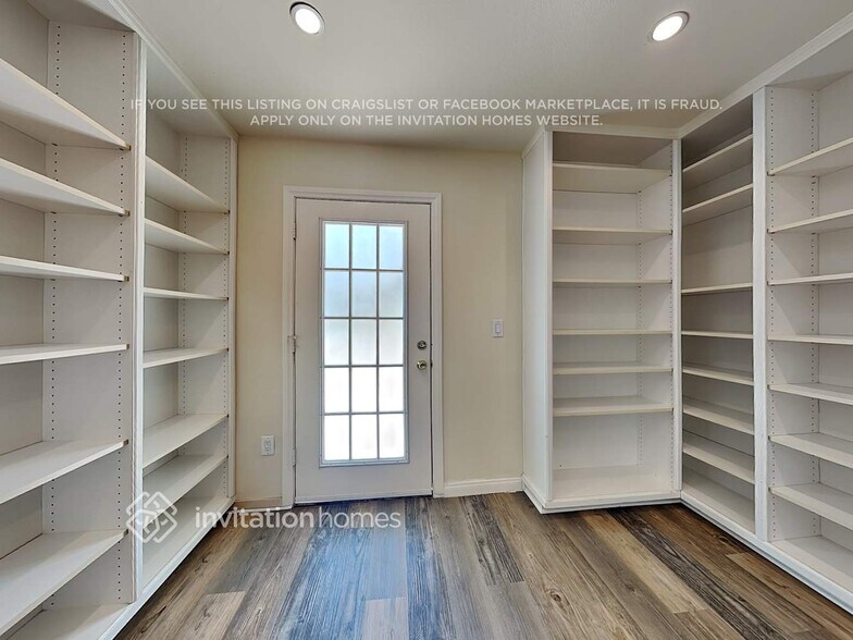 Building Photo - 9421 Salt Water Ct
