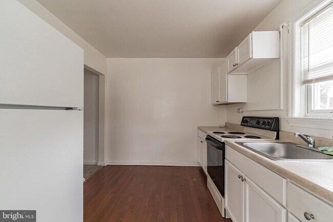 Building Photo - 159 Josephine Ave