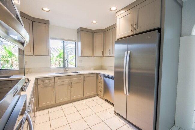 Building Photo - 7035 Lisa Ln