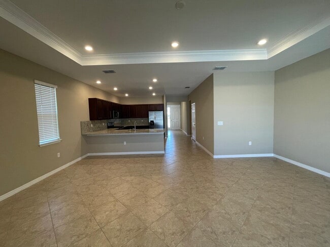 Building Photo - ***Move-In Special: 2 Weeks Free Rent! | B...