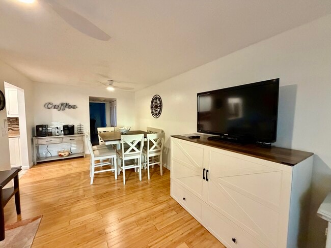 Building Photo - 335 Durham Cir