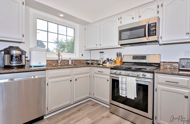 Building Photo - 1229 Thorndale Ln