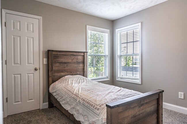 Building Photo - 191 Trenton Pl