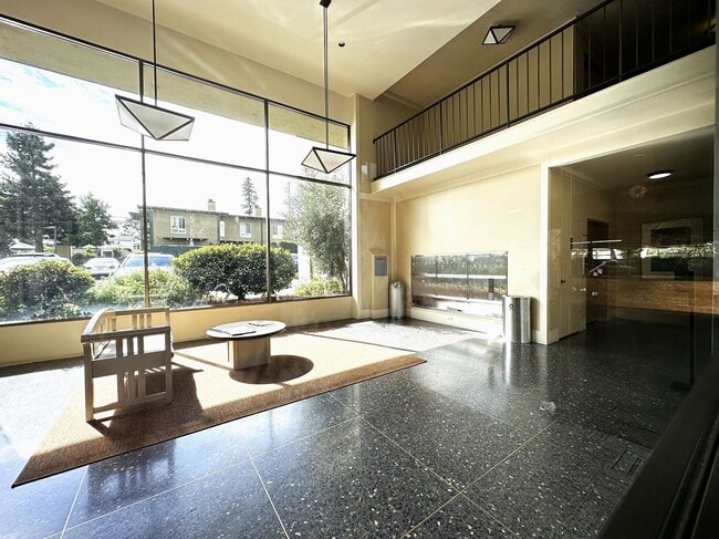 Building Photo - Gorgeous 1 bedroom/1 bath Condo in San Mat...