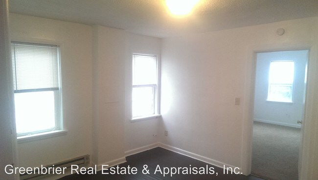 Building Photo - 1320 Maltby Ave