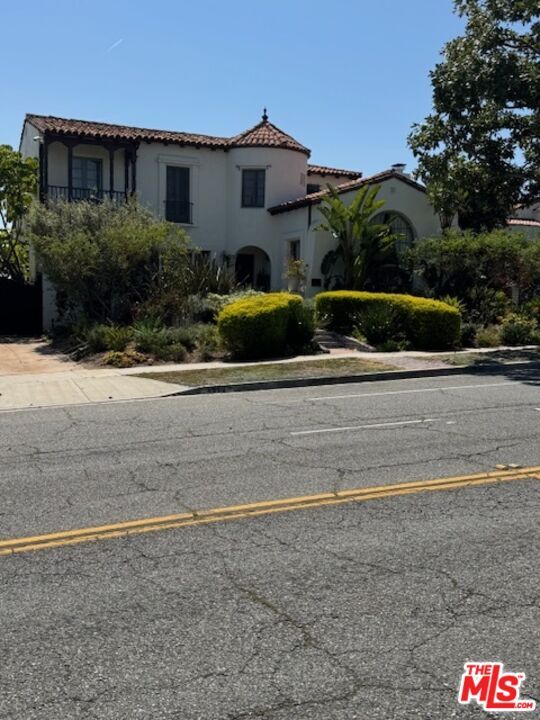 Building Photo - 4918 Angeles Vista Blvd