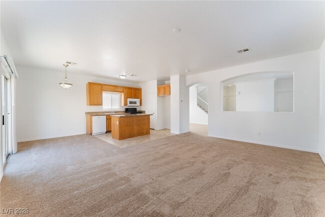 Building Photo - 32 Rosa Rosales Ct