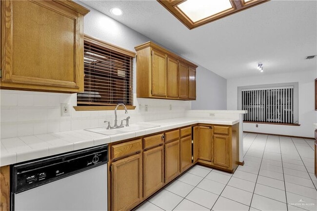 Building Photo - 15 N 21st St