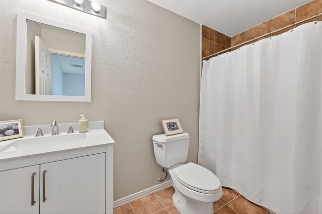 Building Photo - 3019 Clearview Cir