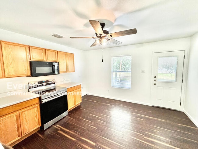 Building Photo - 12924 Kingsgate Dr