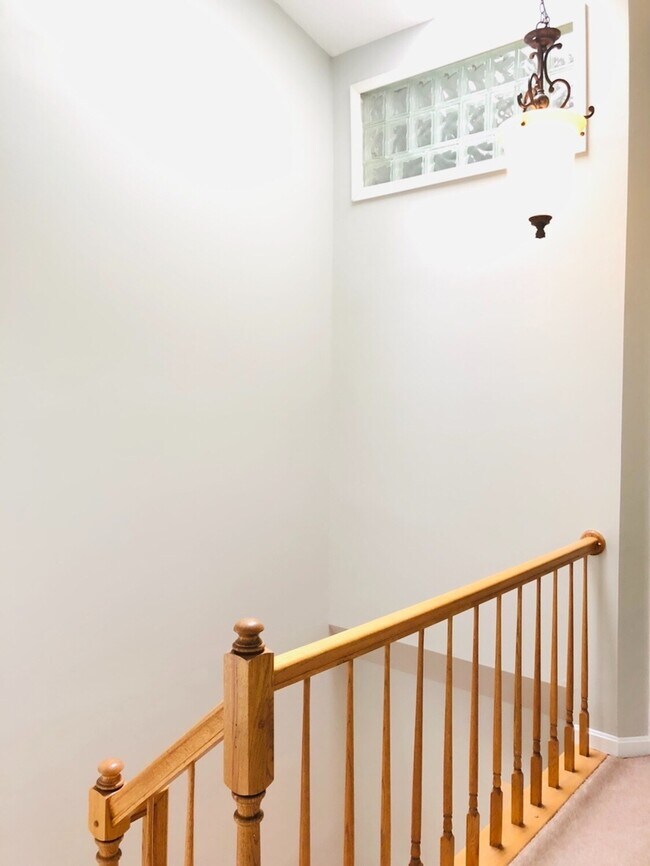 Building Photo - STAFFORD TOWNHOUSE - HANDY TO QUANTICO, SH...
