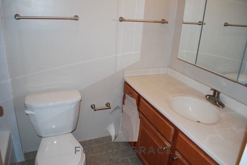 Building Photo - 4334 N Hazel St