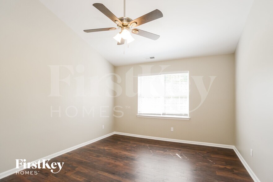 Building Photo - 4230 Chatterleigh Dr