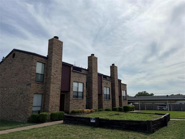 Building Photo - 4825 Diaz Ave