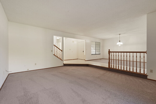 Building Photo - 566 La Corso Dr