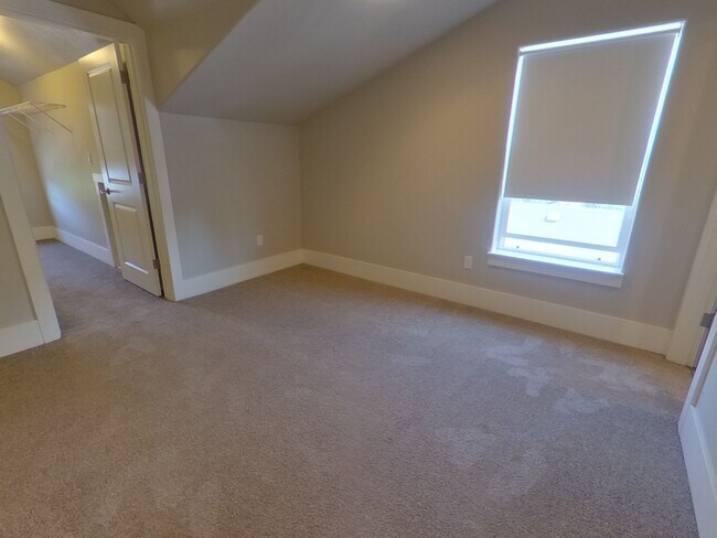 Building Photo - 325 NW 21st St