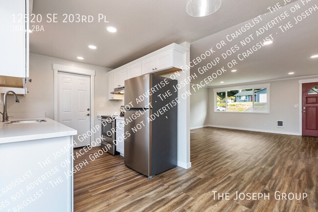 Building Photo - 12520 SE 203 Pl
