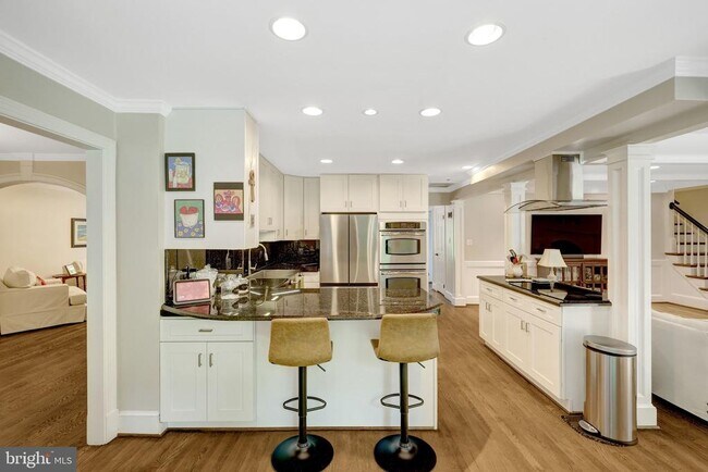 Building Photo - 7845 Old Dominion Dr