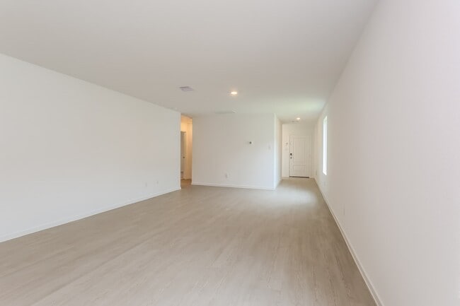 Building Photo - 15215 Abella Dr