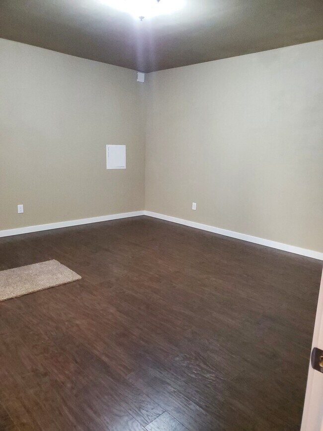 Building Photo - 4778 Beach Ln