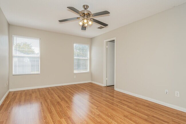 Building Photo - 537 Bailey St