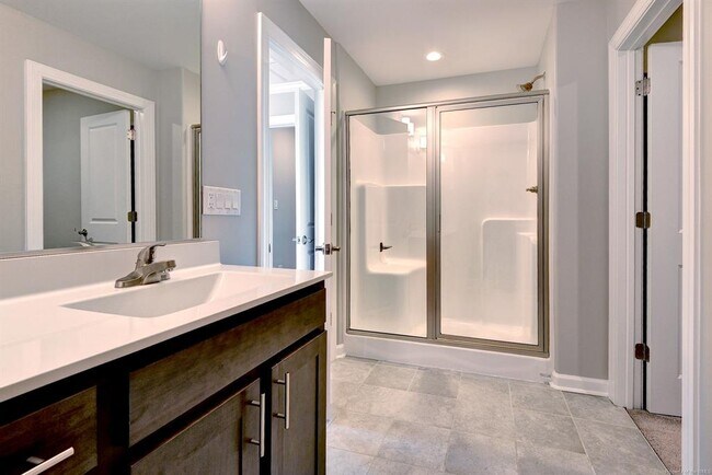 Building Photo - 107 Bicameral Ln