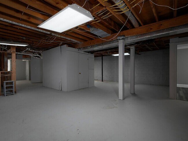 Building Photo - 581 Autumn Ln