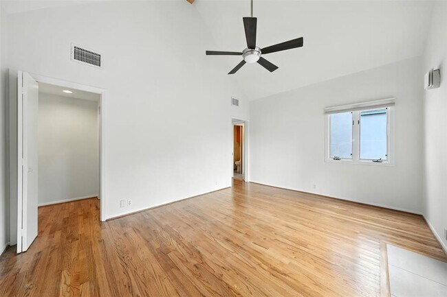 Building Photo - 1385 Arlington St