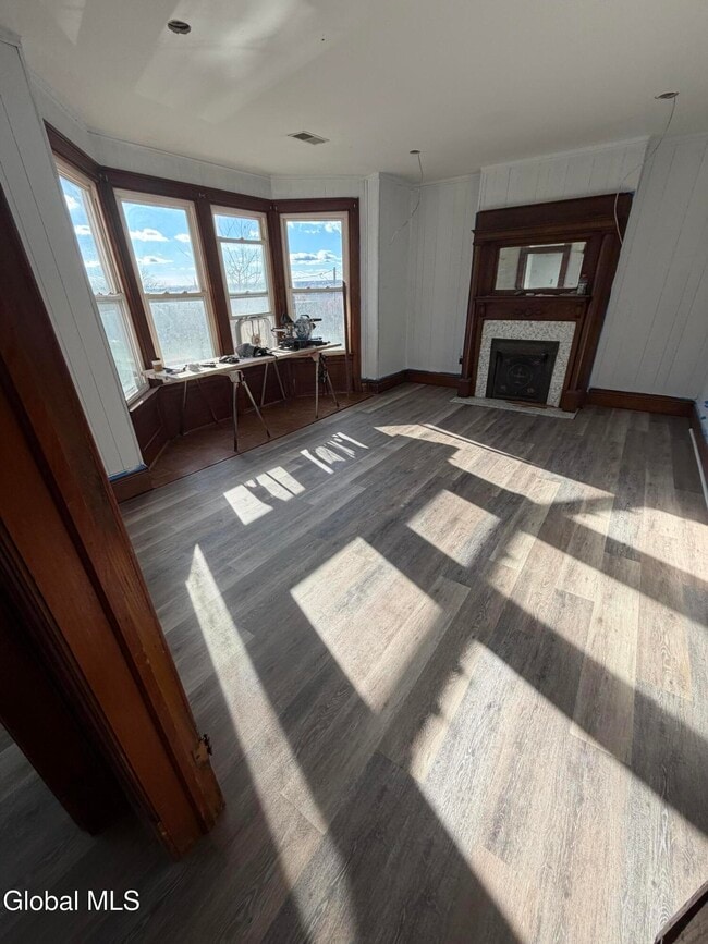 Building Photo - 850 Peoples Ave