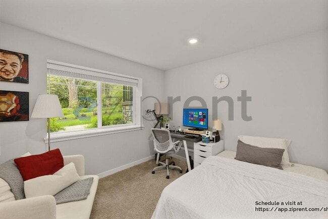 Building Photo - 12124 NE 194th Ct