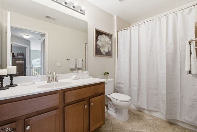 Building Photo - 263 Winding Hill Dr