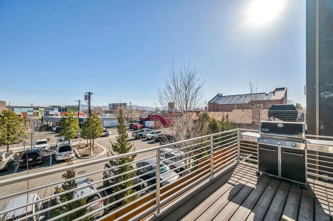 Building Photo - Mid-Town Modern Gem With EV Charger