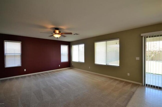 Building Photo - 2018 W Agrarian Hills Dr