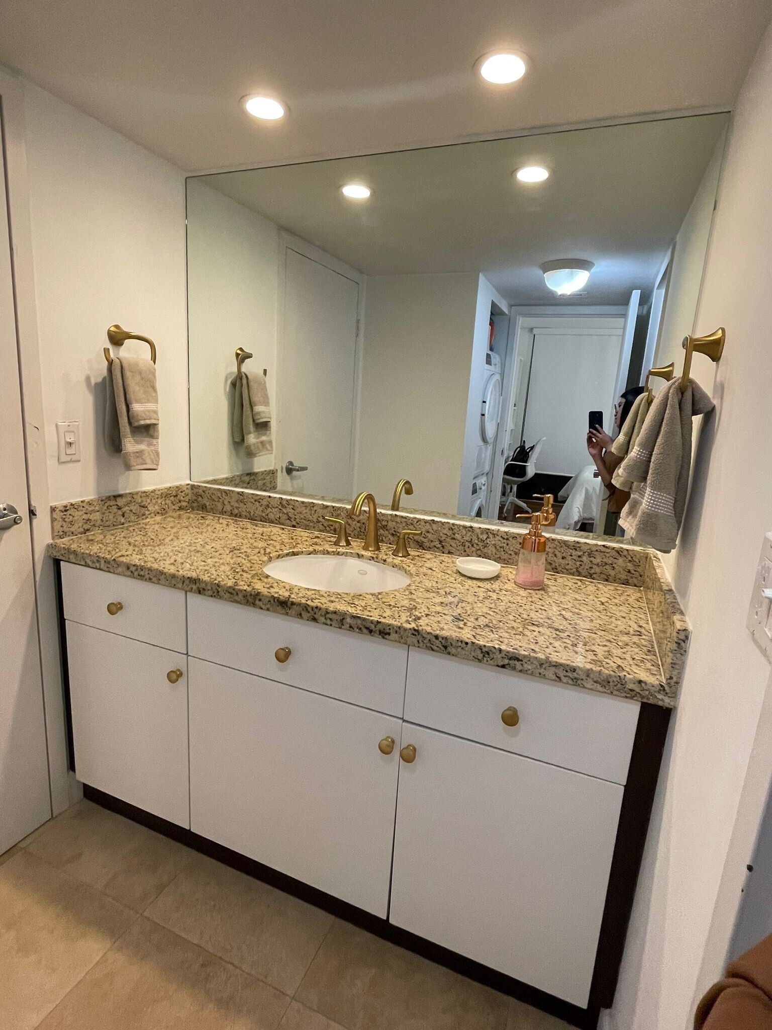 Building Photo - 2333 Brickell Ave