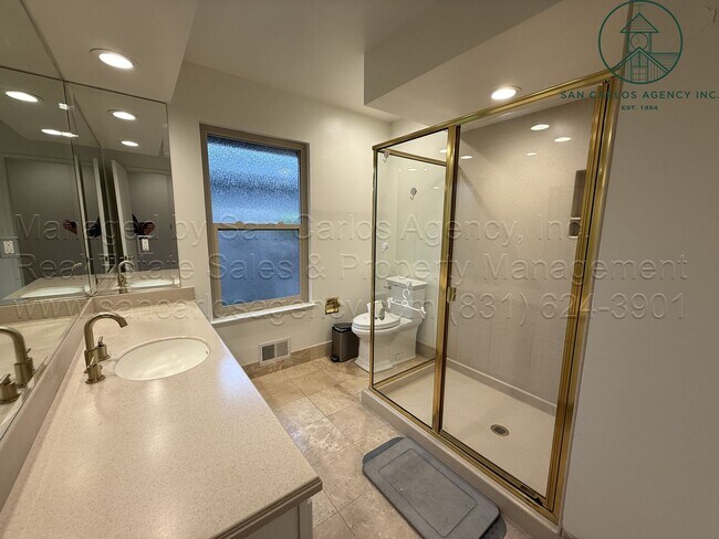 Building Photo - Beautifully Updated Three Bed (+ Bonus) Quail Lodge Home