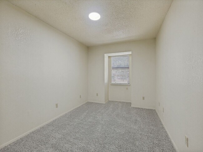Building Photo - 1410 Arvel Cir