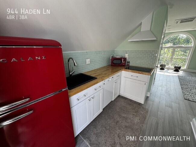 Building Photo - 944 Haden Ln