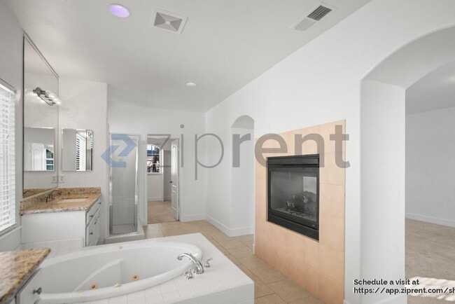 Building Photo - 207 Barcelona Dr