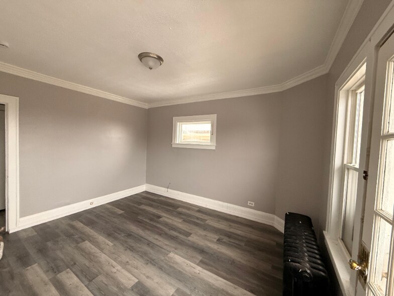 Building Photo - 14300 Lakeshore Blvd