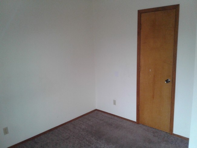 Building Photo - 5609 Wingate Ave NW