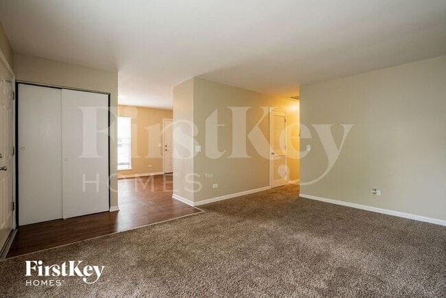 Building Photo - 319 Fairlawn Dr
